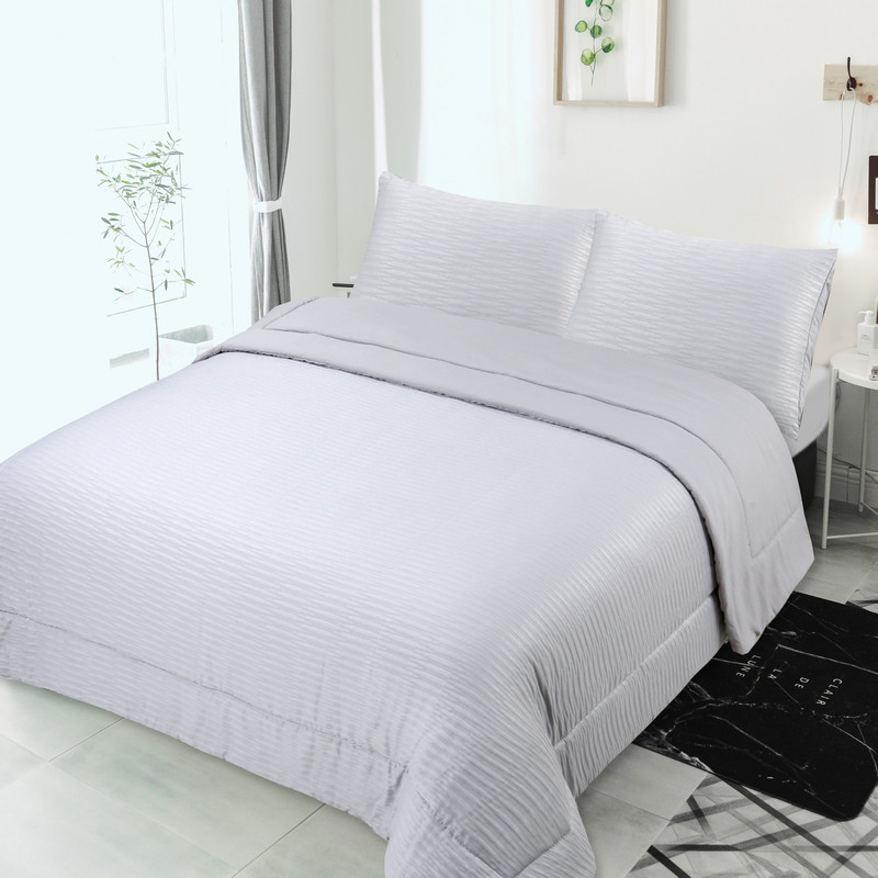 Simple solid color ultra light brushed quilt