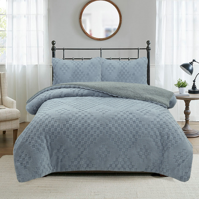 Classic three-dimensional jacquard velvet comforter