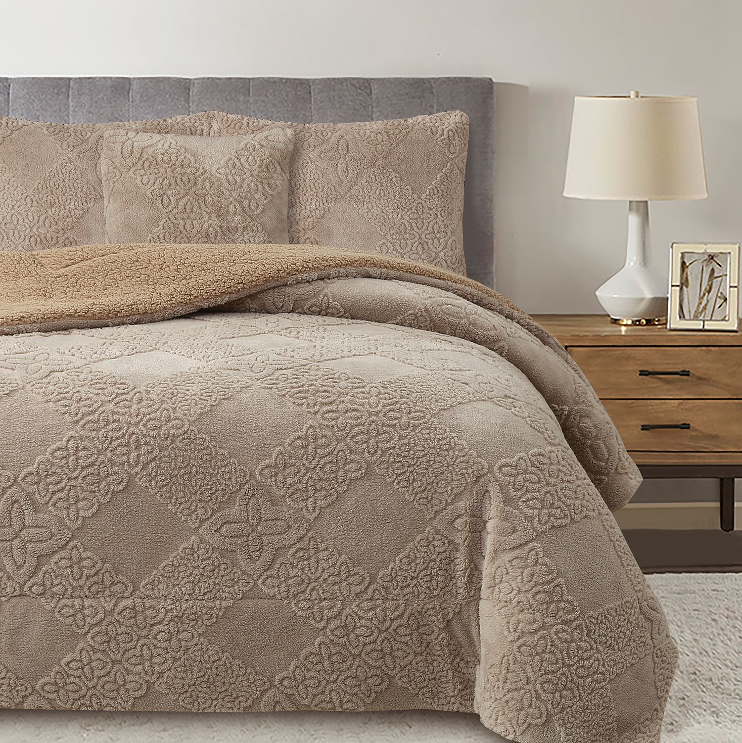 Brown flower jacquard sherpa comforter