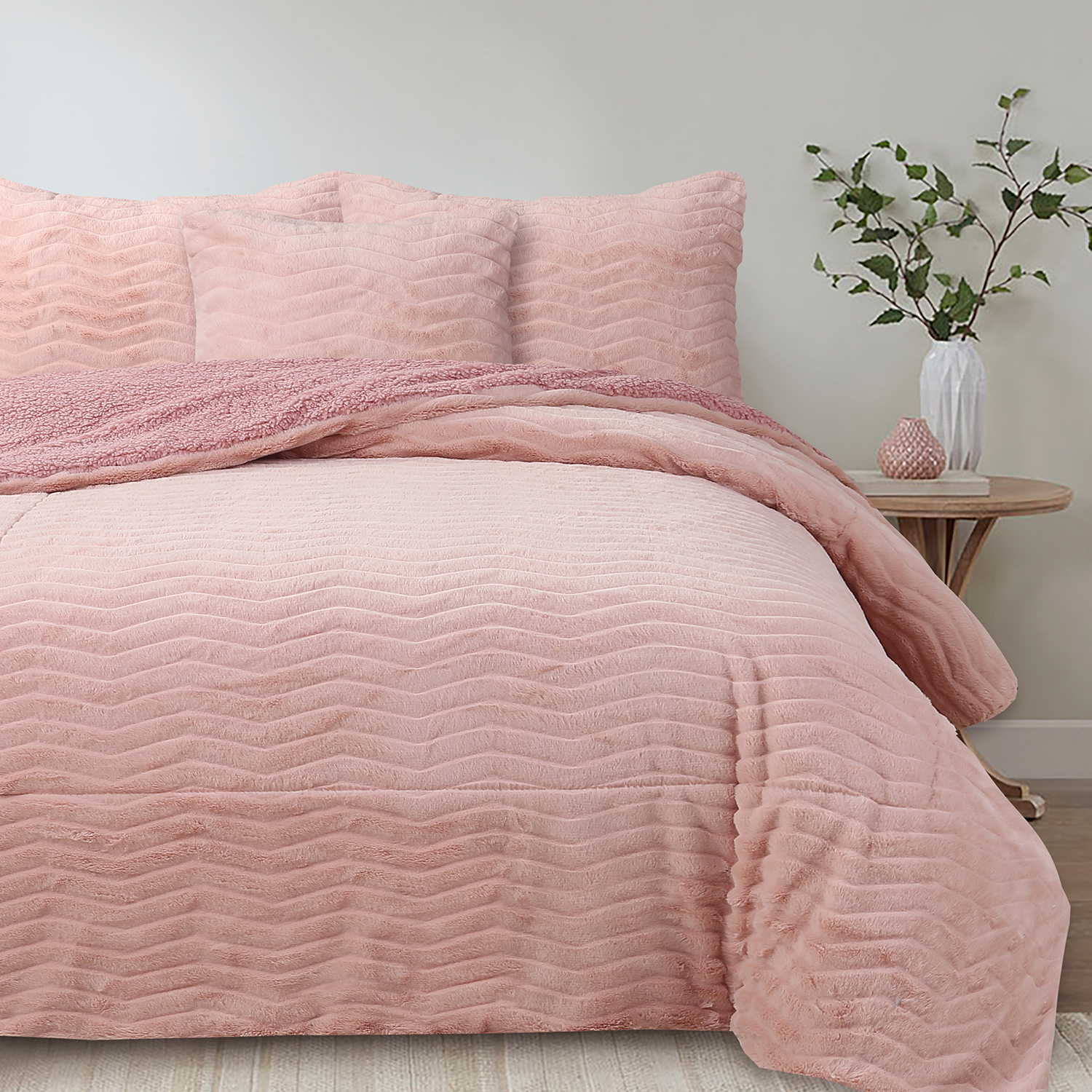 Beige fashion wave rabbit comforter